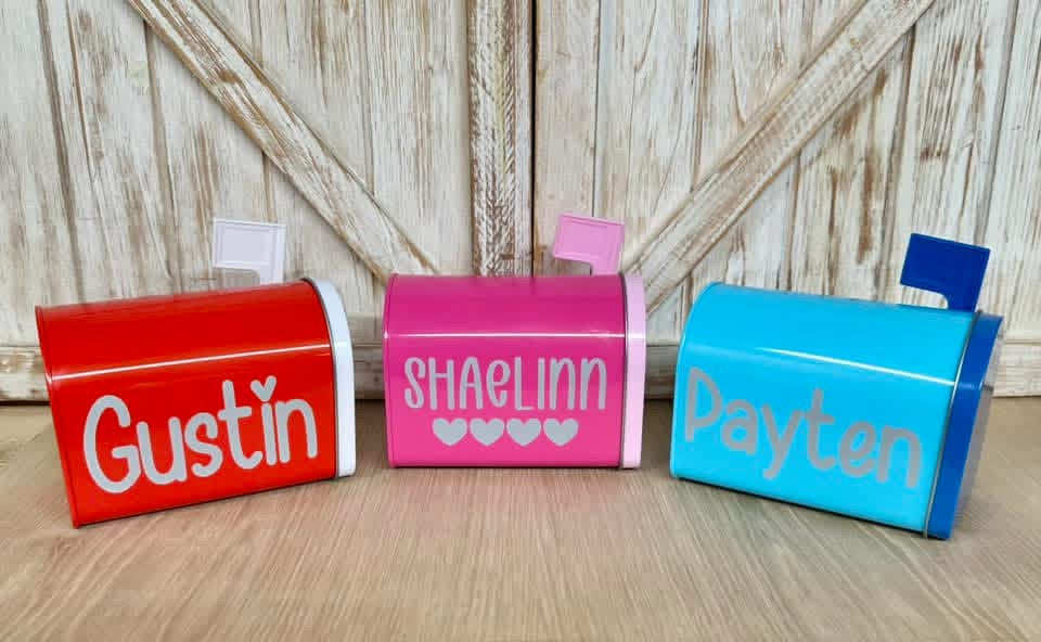 Personalized Valentine’s Mailbox