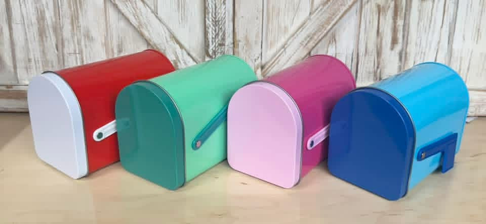 Personalized Valentine’s Mailbox